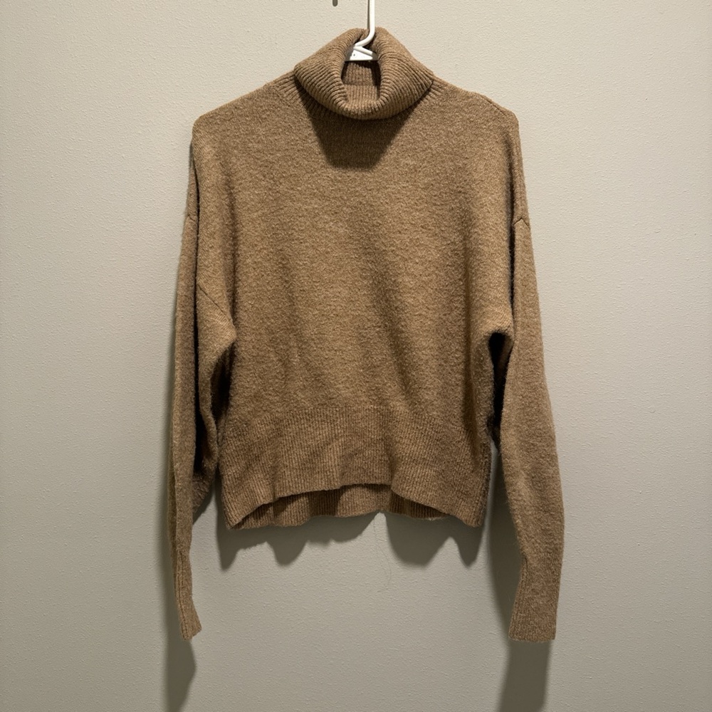 Women’s H&M Turtleneck Sweater - Size Small